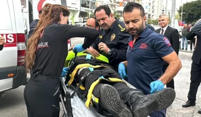 Antalya’da Motosikletli Trafik Polisi Kazada Yaralandı