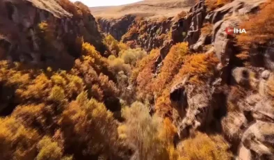 Uludere Kanyonu Sonbaharda Rengarenk Güzellikler Sunuyor